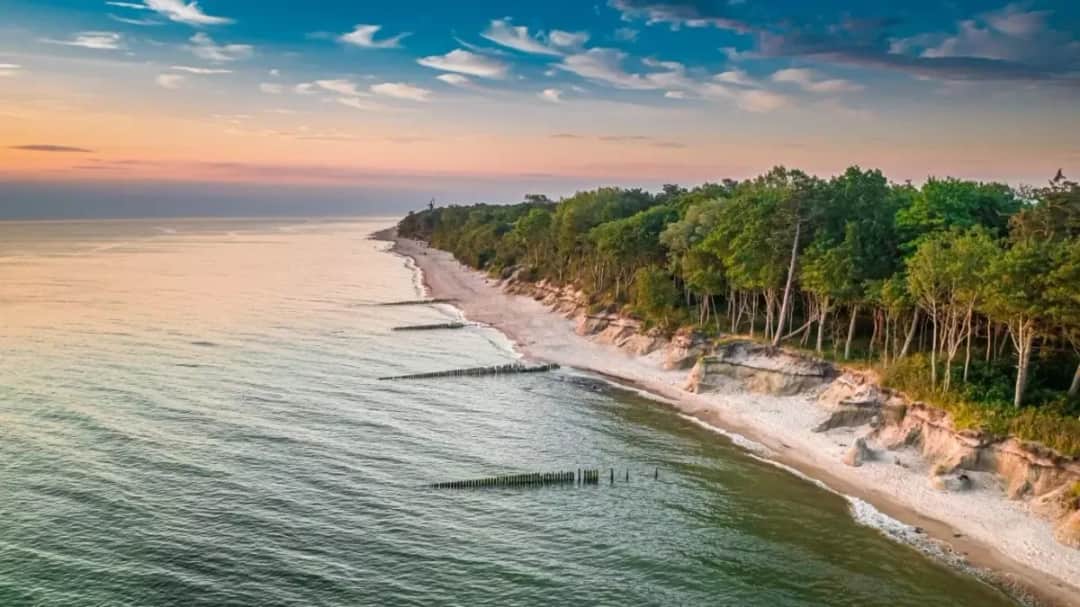 Ile za nocleg nad morzem? Poznaj najtańsze opcje i lokalizacje