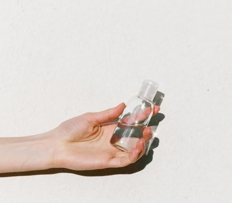 Ile płynów w bagażu podręcznym? Uniknij problemów na lotnisku