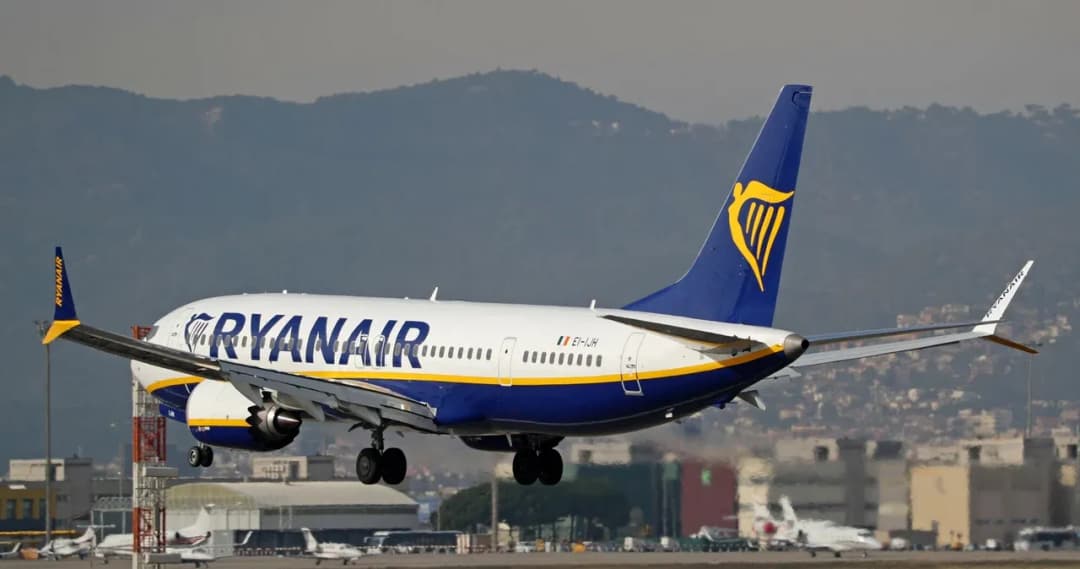Ile kosztuje dokupienie bagażu na lotnisku Ryanair? Uniknij wysokich opłat