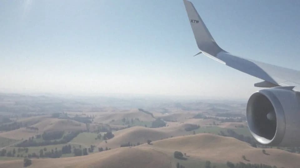 Ile trwa lot z Katowic do Tirany? Sprawdź czas podróży i opcje