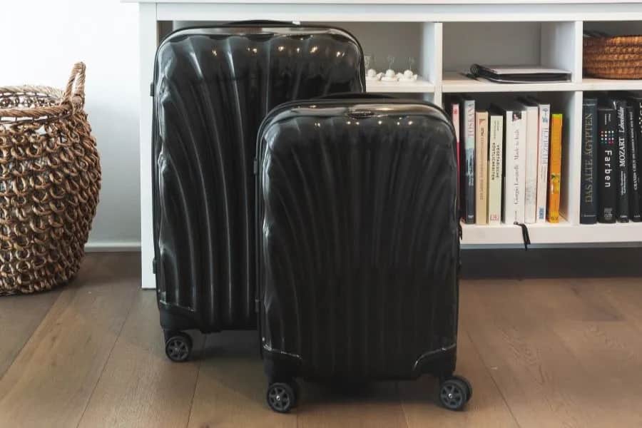 Walizka 32 kg ile to litrów - poznaj pojemność idealnej walizki