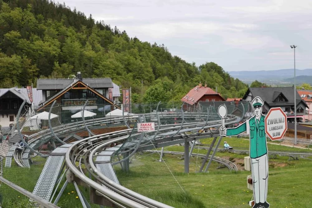Atrakcje blisko Łodzi, które zaskoczą Cię na weekendowej wycieczce