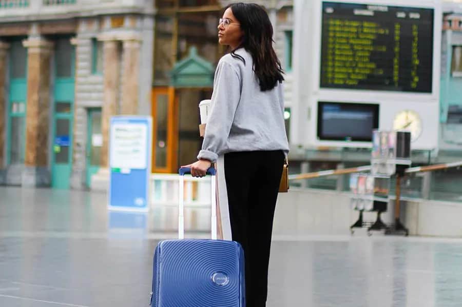 Czy trzeba podpisać walizkę do samolotu? Oto, co musisz wiedzieć